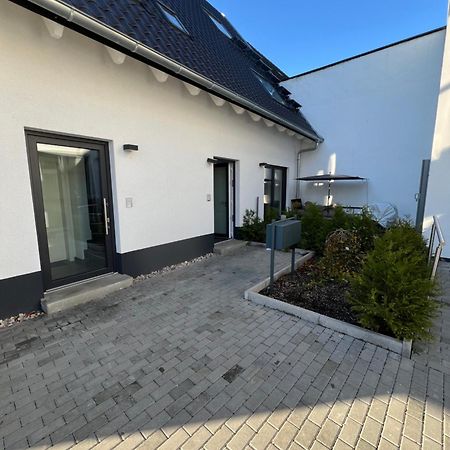 Moderne Wohnung Karlsruhe Neureut, Fussbodenheizung - Regendusche - Waschmaschine - Stellplatz Exterior foto
