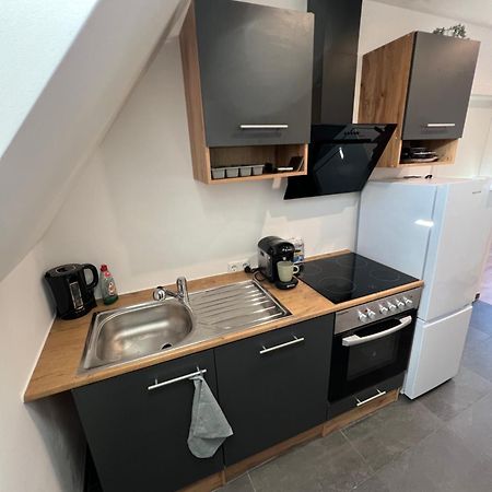 Moderne Wohnung Karlsruhe Neureut, Fussbodenheizung - Regendusche - Waschmaschine - Stellplatz Exterior foto