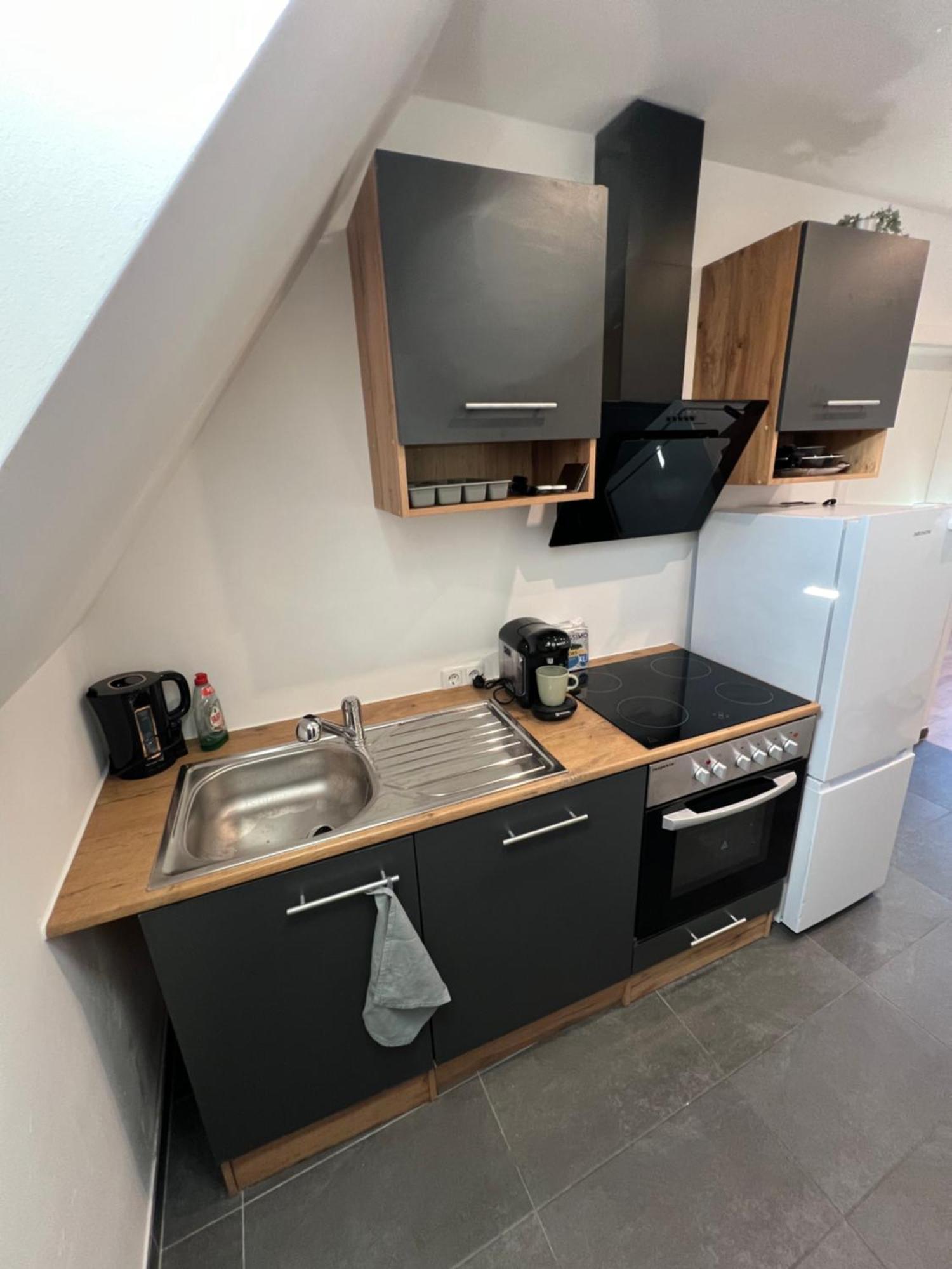 Moderne Wohnung Karlsruhe Neureut, Fussbodenheizung - Regendusche - Waschmaschine - Stellplatz Exterior foto