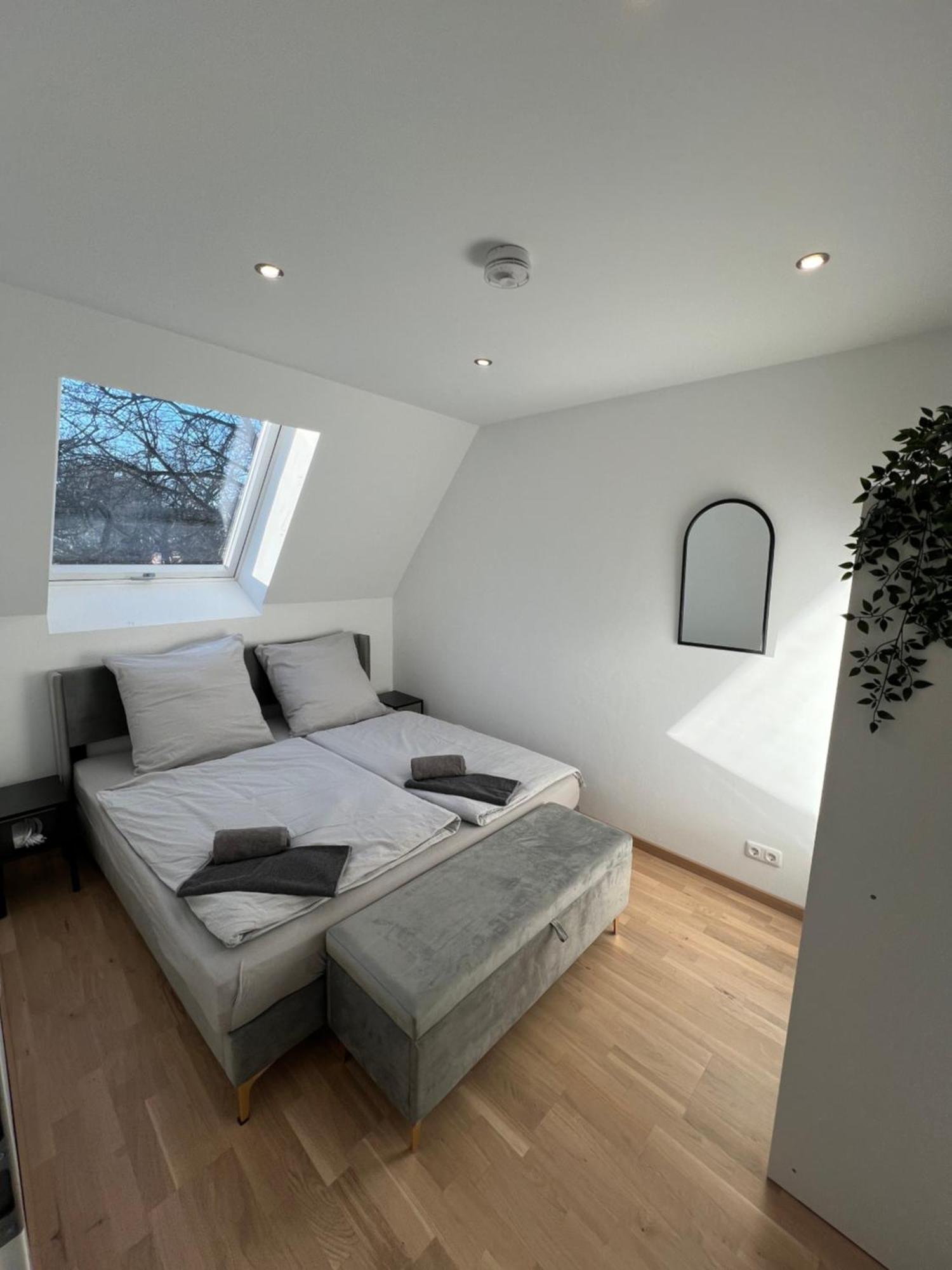Moderne Wohnung Karlsruhe Neureut, Fussbodenheizung - Regendusche - Waschmaschine - Stellplatz Exterior foto
