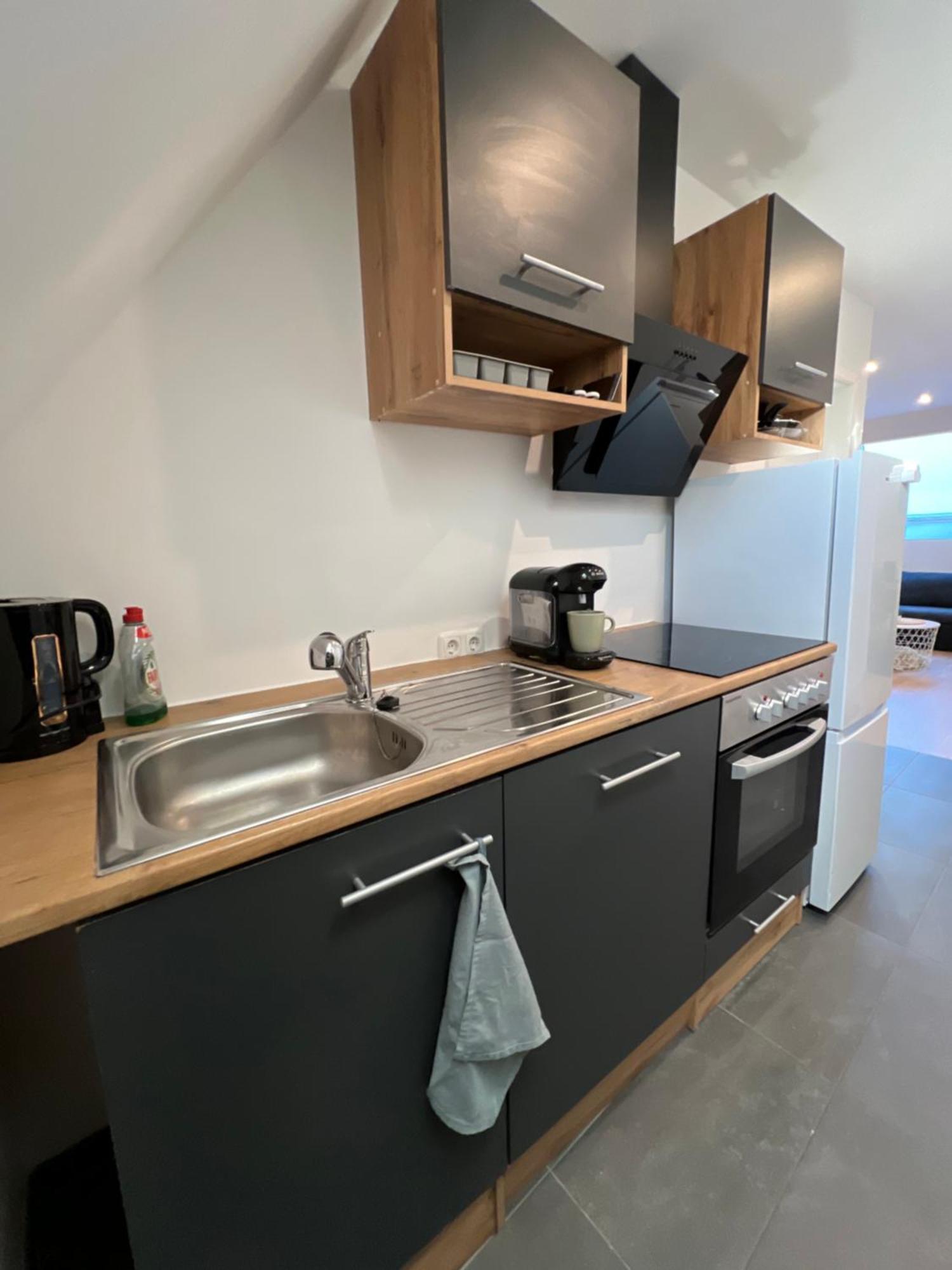 Moderne Wohnung Karlsruhe Neureut, Fussbodenheizung - Regendusche - Waschmaschine - Stellplatz Exterior foto